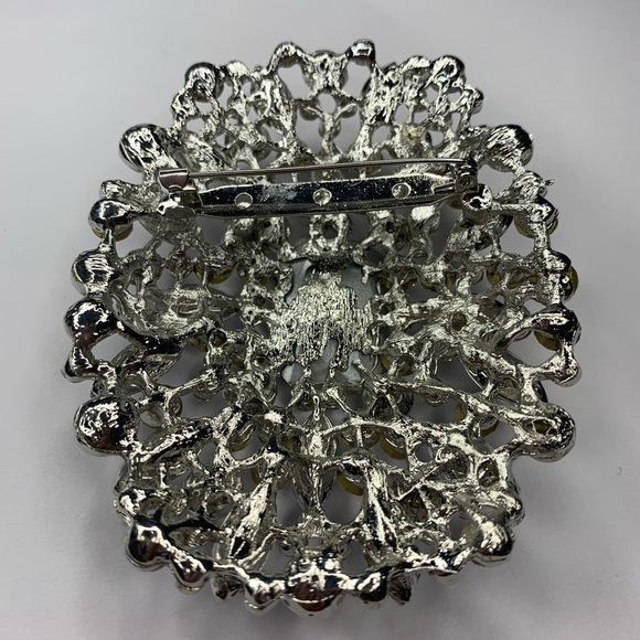 O) Bridal Oval Rhinestone Crystal brooch - Picture 6 of 7